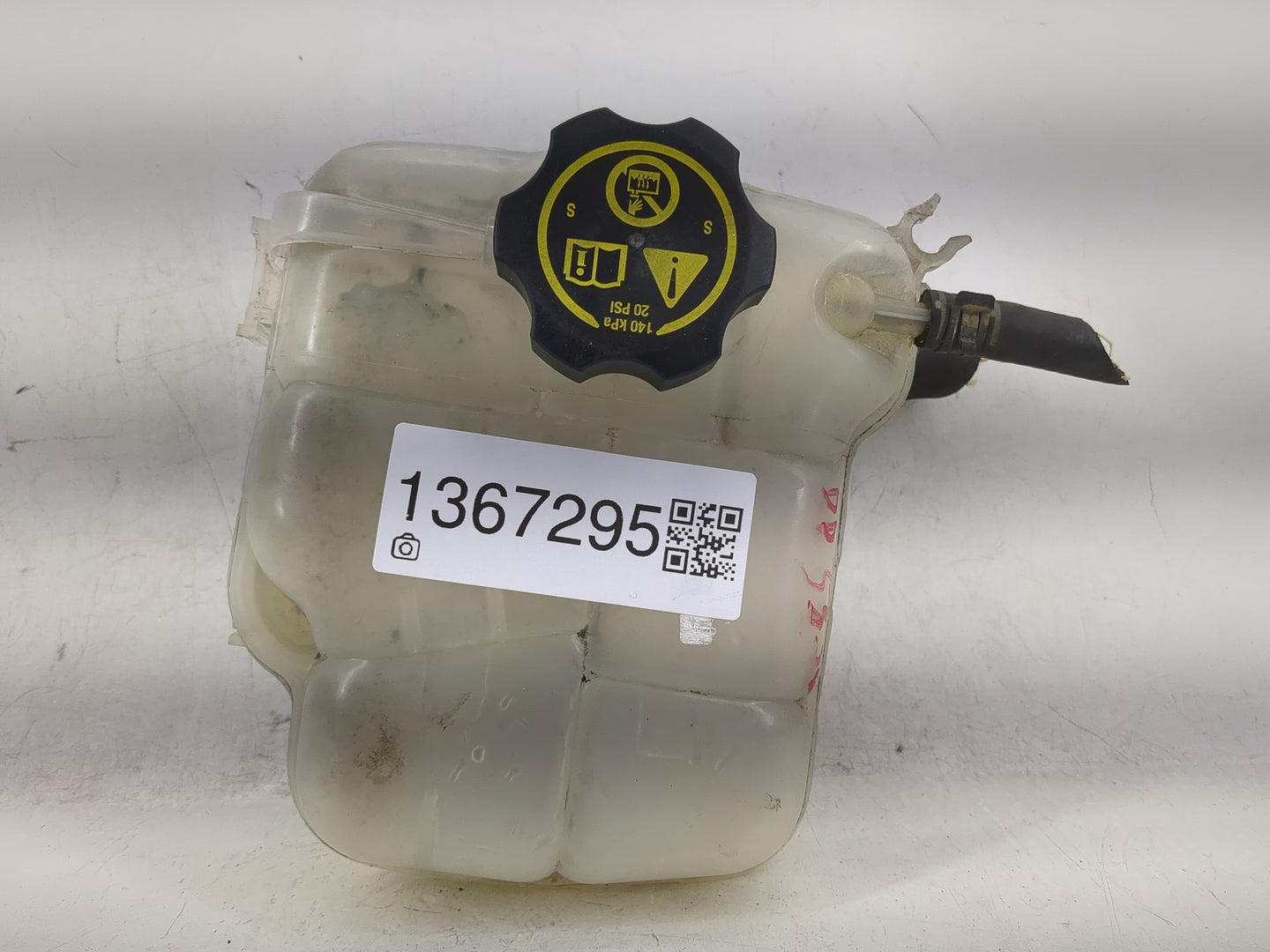 2011-2016 Chevrolet Cruze Windshield Washer Fluid Reservoir Bottle Oem - Oemusedautoparts1.com