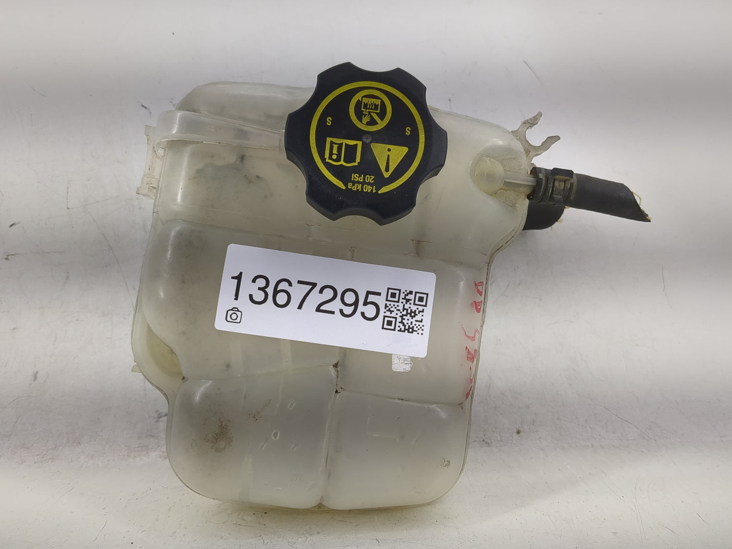 2011-2016 Chevrolet Cruze Windshield Washer Fluid Reservoir Bottle Oem - Oemusedautoparts1.com