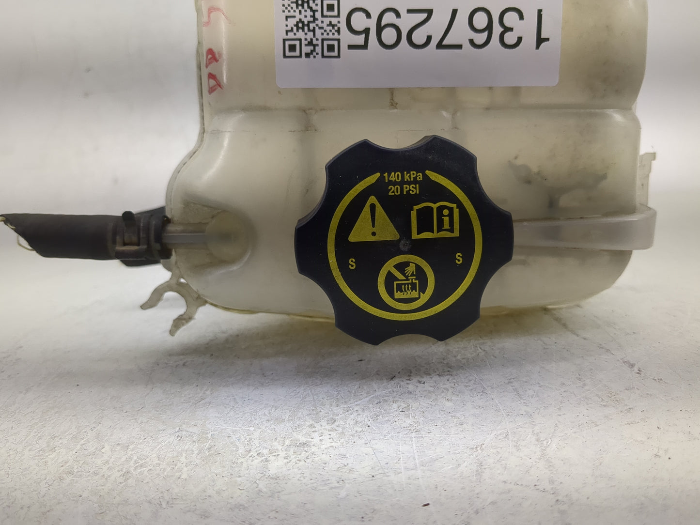 2011-2016 Chevrolet Cruze Windshield Washer Fluid Reservoir Bottle Oem - Oemusedautoparts1.com