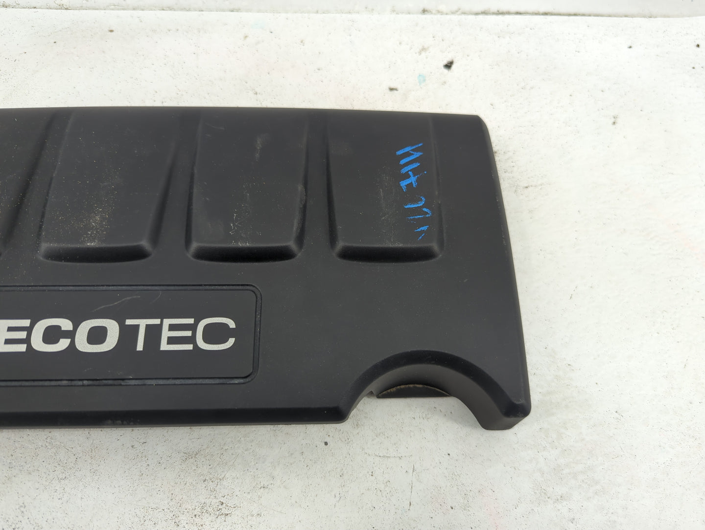 2014 Chevrolet Cruze Engine Cover - Oemusedautoparts1.com