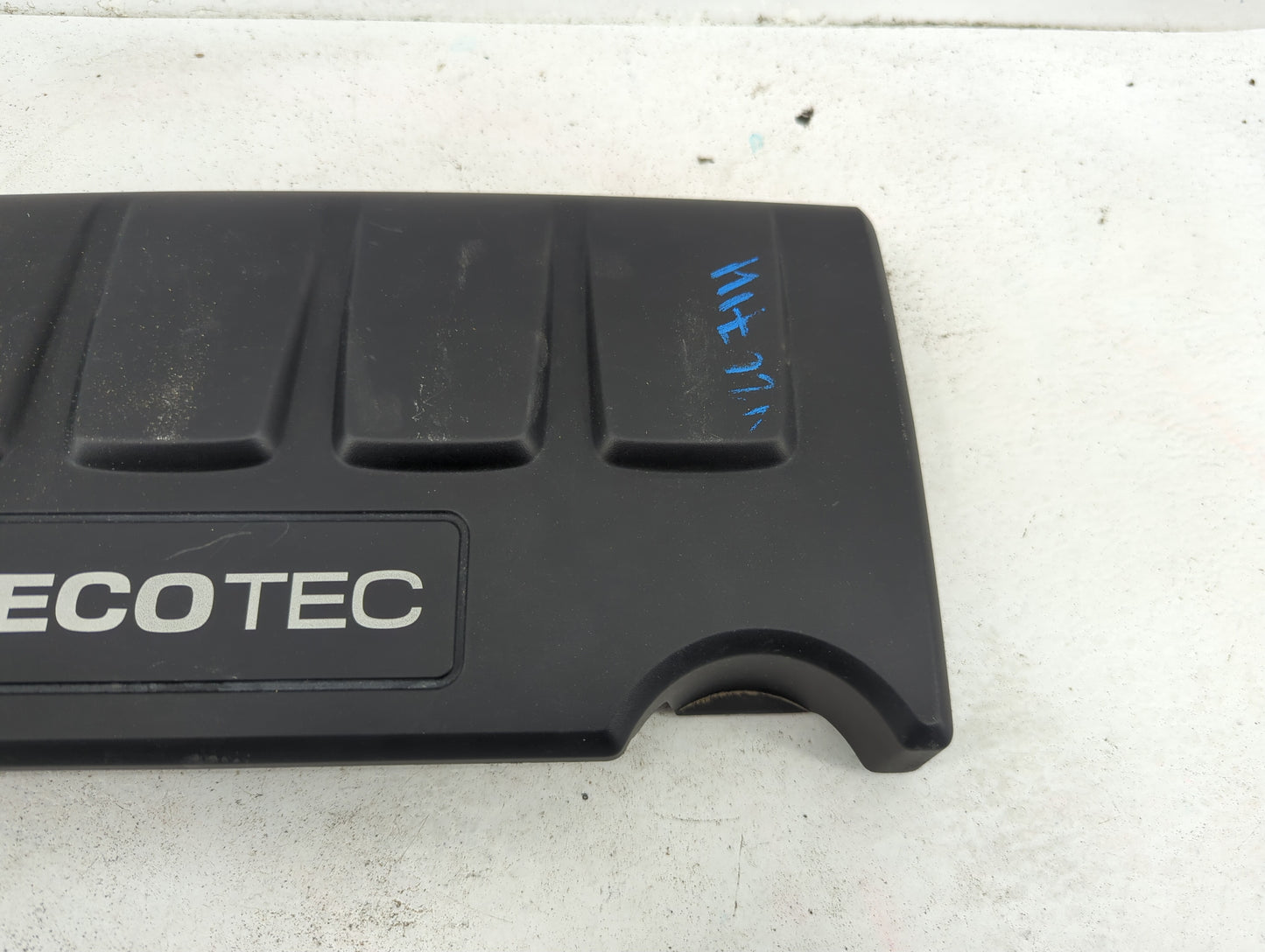 2014 Chevrolet Cruze Engine Cover - Oemusedautoparts1.com