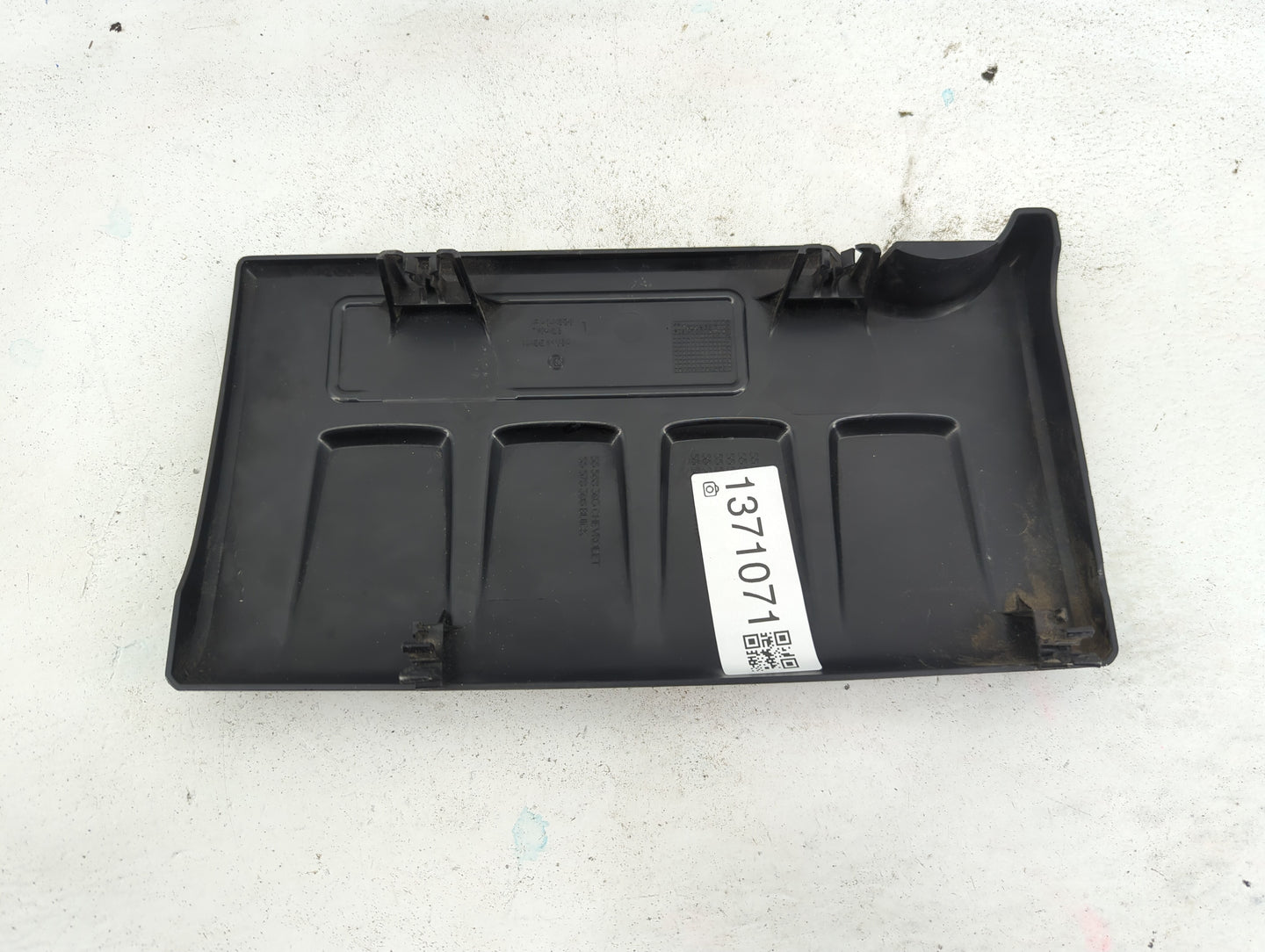 2014 Chevrolet Cruze Engine Cover - Oemusedautoparts1.com