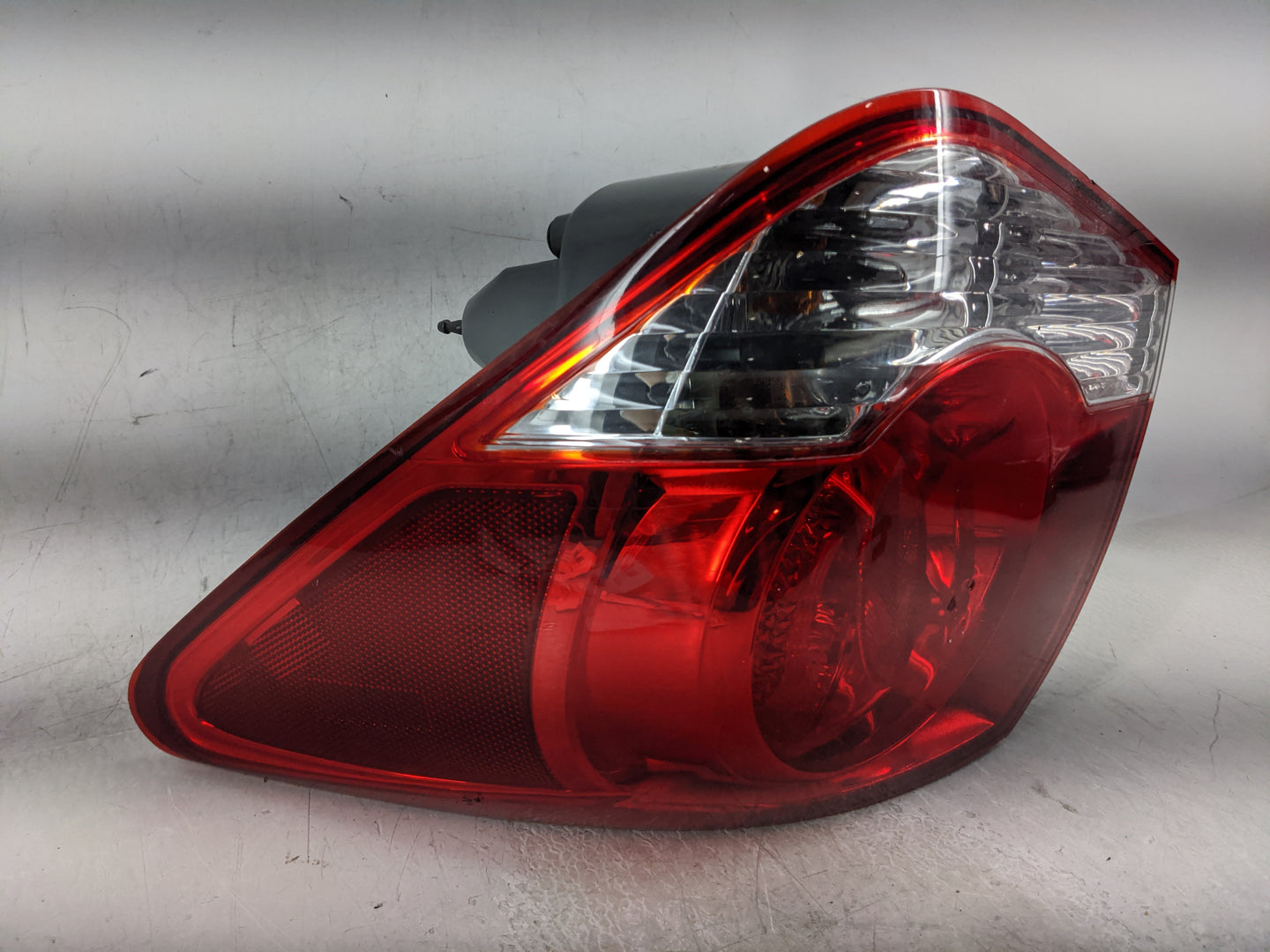 2011-2016 Chevrolet Cruze Tail Light Assembly Driver Left OEM Fits Fits 2011 2012 2013 2014 2015 2016 OEM Used Auto Parts - 