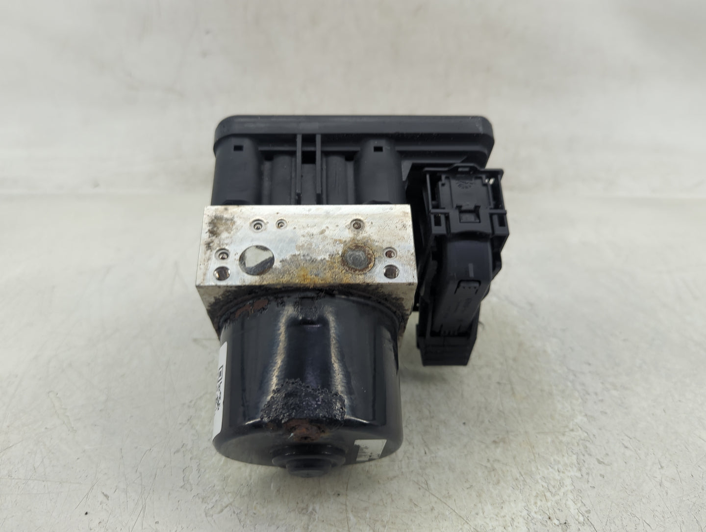 2012-2015 Chevrolet Cruze ABS Pump Control Module Replacement P/N:13434670 Fits Fits 2012 2013 2014 2015 OEM Used Auto Parts