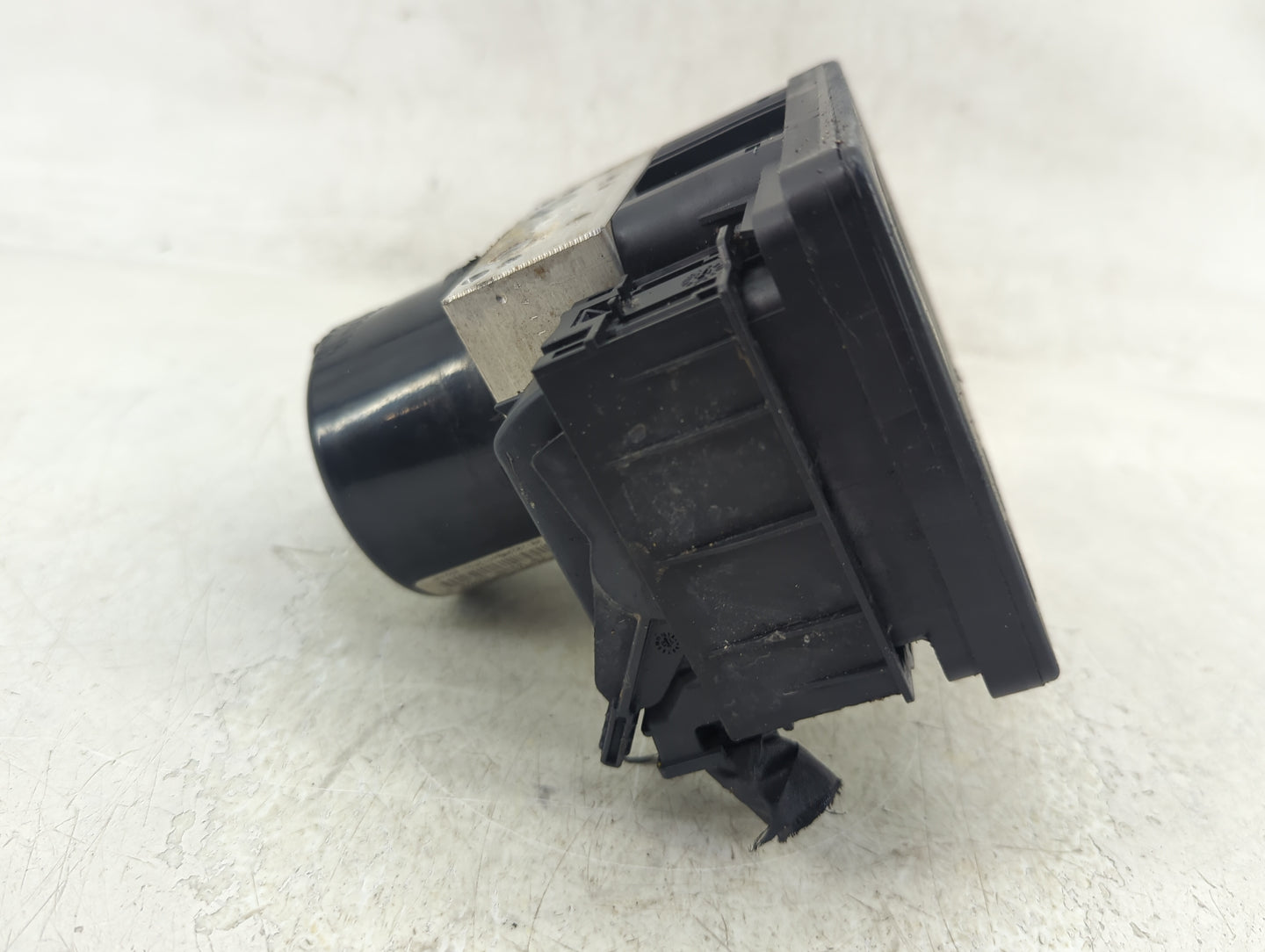 2012-2015 Chevrolet Cruze ABS Pump Control Module Replacement P/N:13434670 Fits Fits 2012 2013 2014 2015 OEM Used Auto Parts