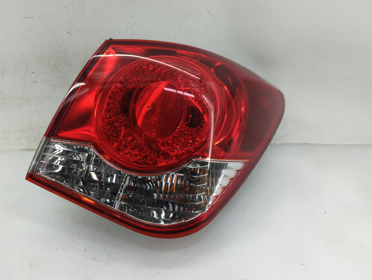 2011-2016 Chevrolet Cruze Tail Light Assembly Passenger Right OEM Fits Fits 2011 2012 2013 2014 2015 2016 OEM Used Auto Part