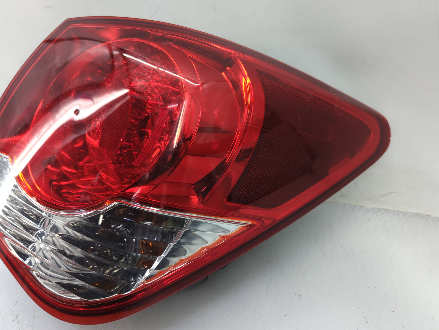 2011-2016 Chevrolet Cruze Tail Light Assembly Passenger Right OEM Fits Fits 2011 2012 2013 2014 2015 2016 OEM Used Auto Part