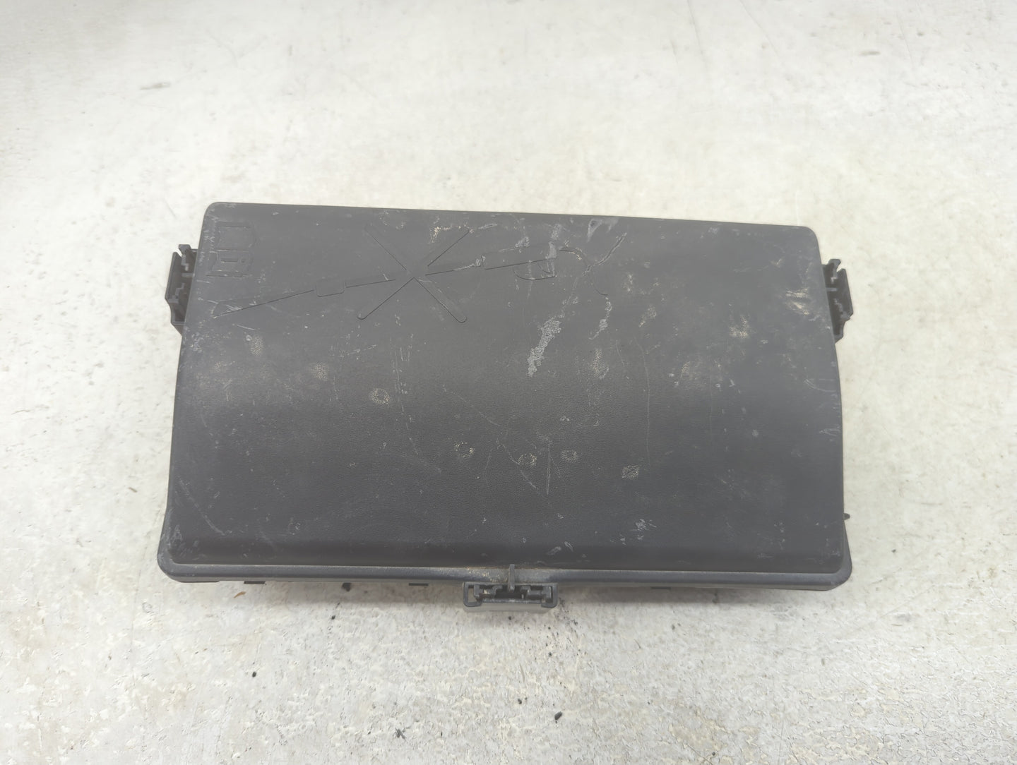 2011-2014 Chevrolet Cruze Fusebox Fuse Box Panel Relay Module P/N:812461952 Fits Fits 2011 2012 2013 2014 OEM Used Auto Part