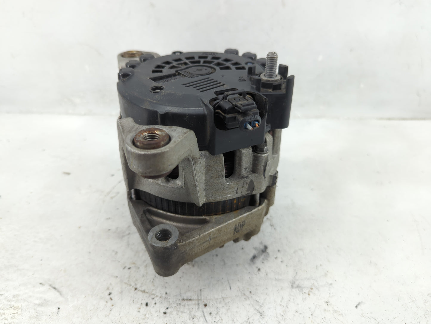 2012-2016 Chevrolet Cruze Alternator Replacement Generator Charging Assembly Engine OEM P/N:13581891 Fits OEM Used Auto Part