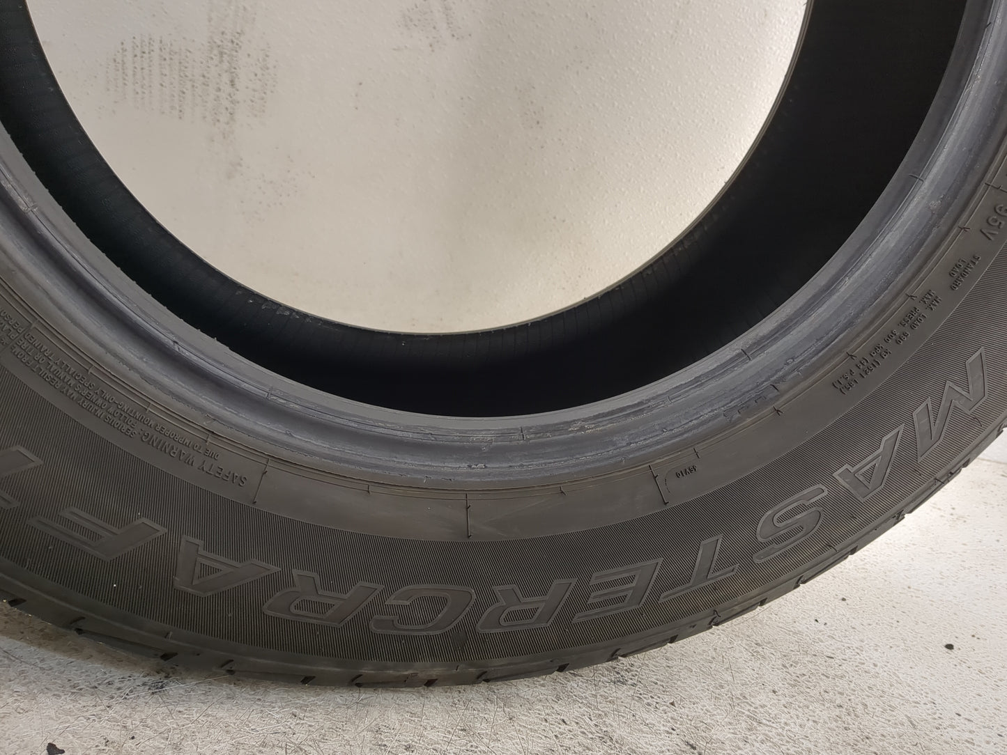 Used Tire 215/60R16 MASTERCRAFT COURSER QUEST 95V - Tread Depth 8/32 - Oemusedautoparts1.com