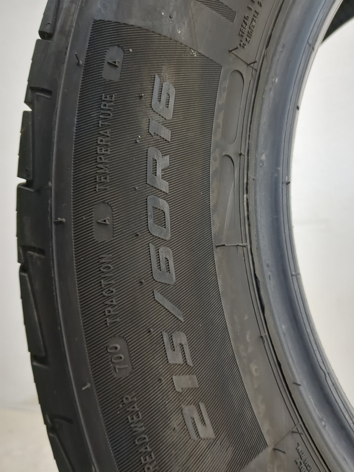 Used Tire 215/60R16 MASTERCRAFT COURSER QUEST 95V - Tread Depth 8/32 - Oemusedautoparts1.com