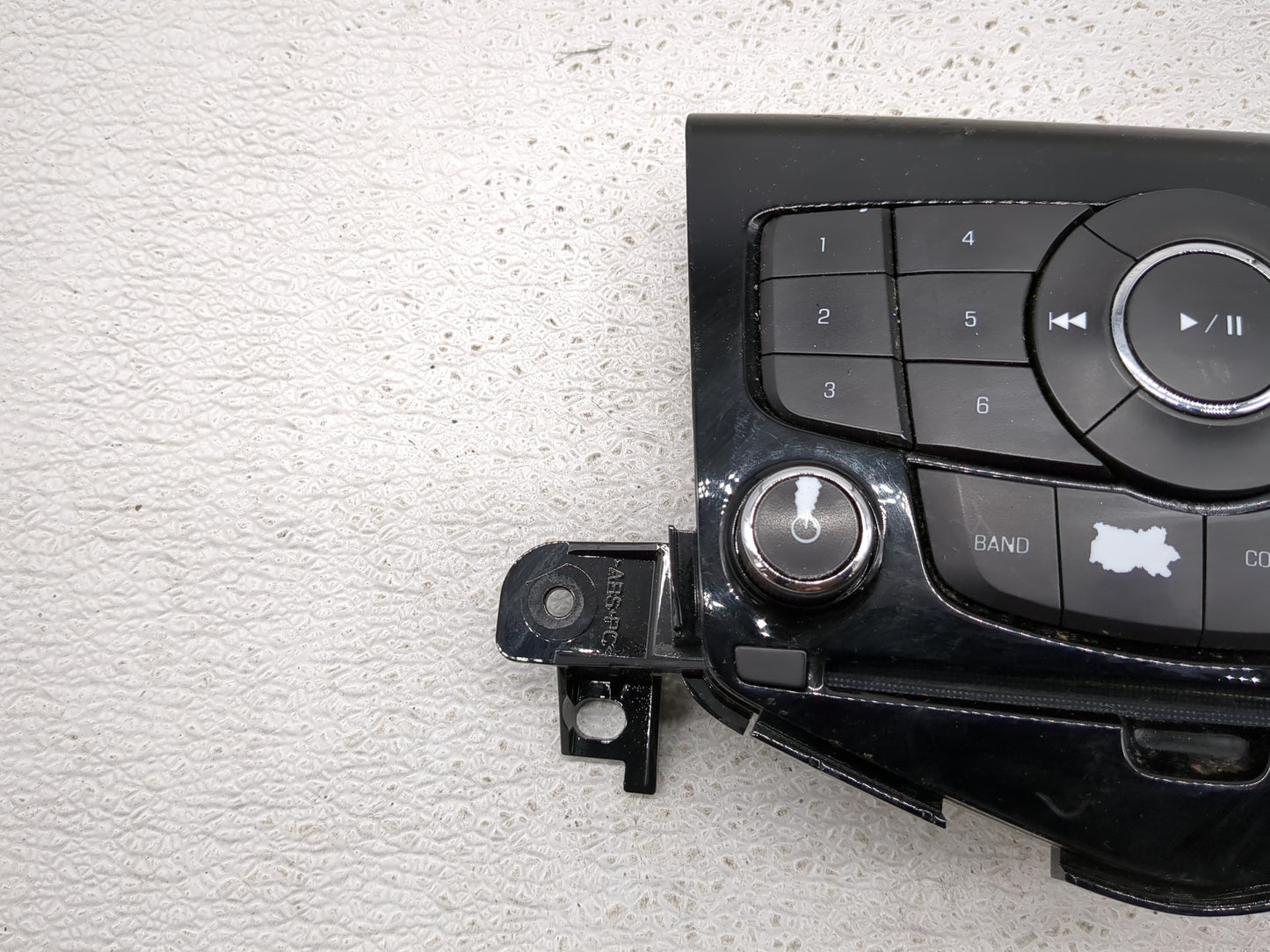 2011-2016 Chevrolet Cruze Radio Control Panel 1421410 - Oemusedautoparts1.com