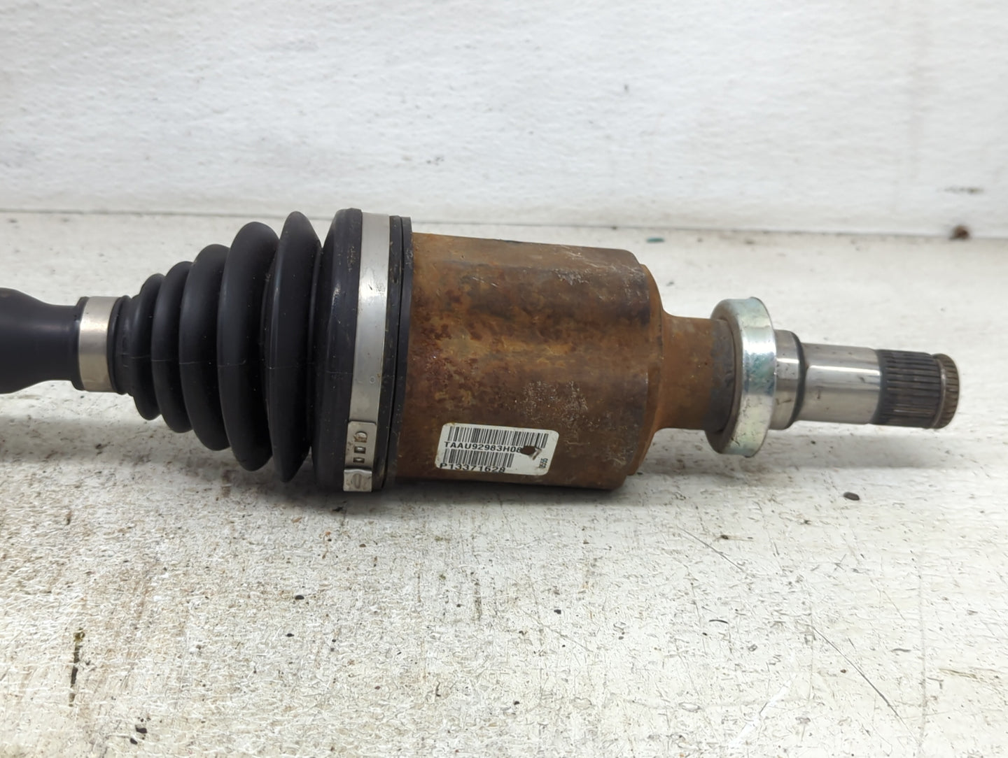 2011-2014 Chevrolet Cruze Axle Shaft Front Passenger Cv C/v 1428928 - Oemusedautoparts1.com