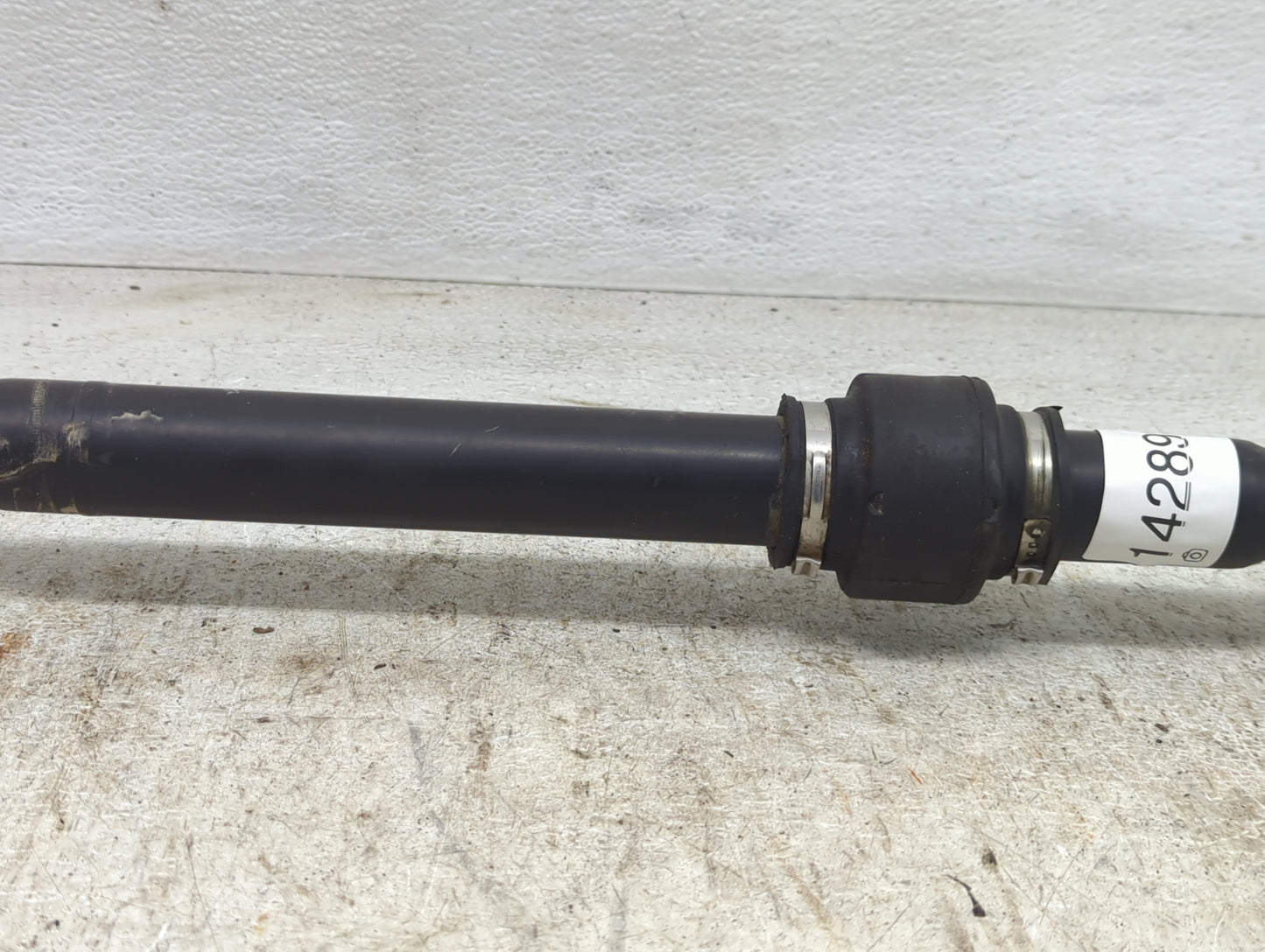 2011-2014 Chevrolet Cruze Axle Shaft Front Passenger Cv C/v 1428928 - Oemusedautoparts1.com