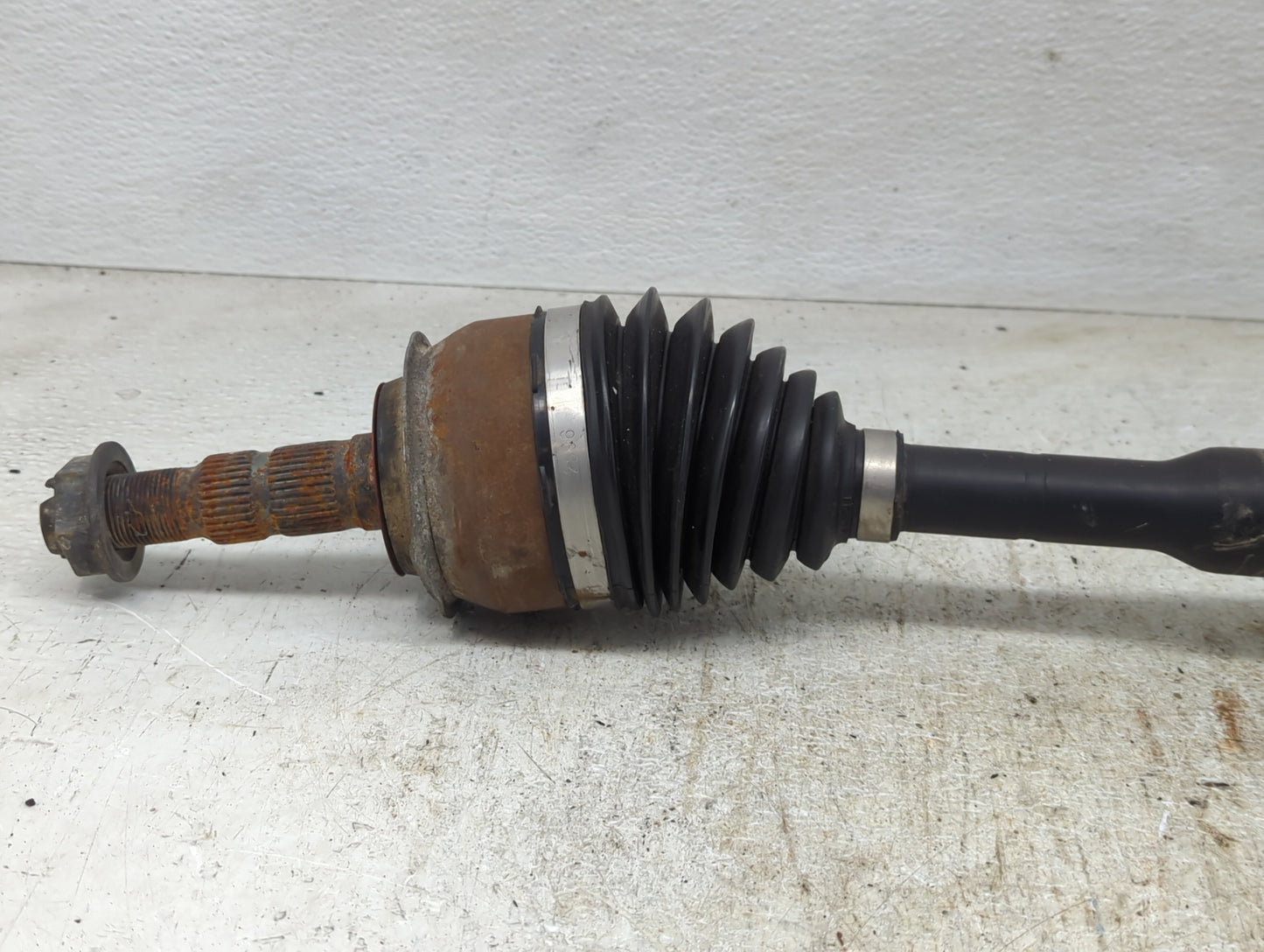 2011-2014 Chevrolet Cruze Axle Shaft Front Passenger Cv C/v 1428928 - Oemusedautoparts1.com
