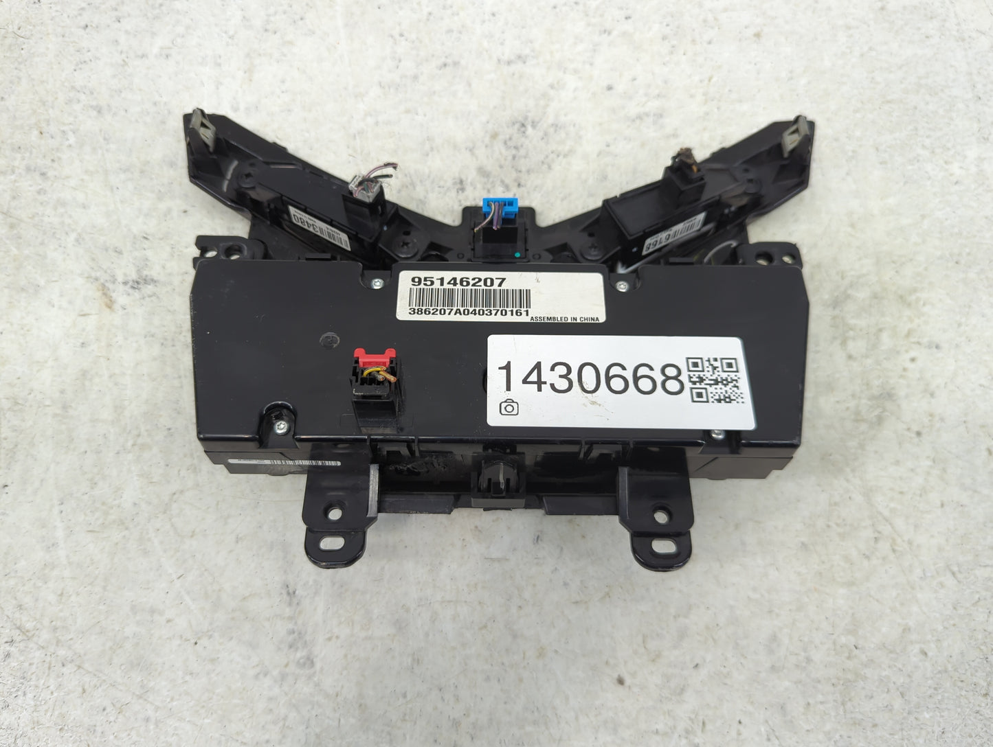 2014 Chevrolet Cruze Climate Control Module Temperature AC/Heater Replacement P/N:95146207 Fits OEM Used Auto Parts - Oemuse