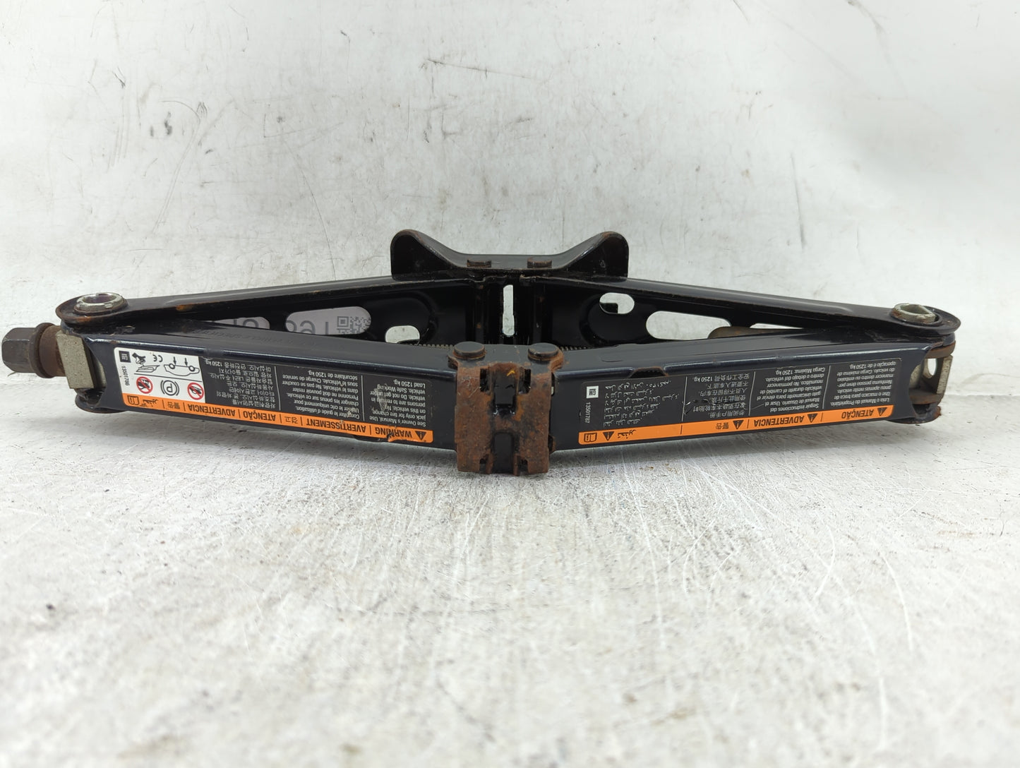 2014 Chevrolet Cruze Spare Scissor Car Jack 1431591 - Oemusedautoparts1.com