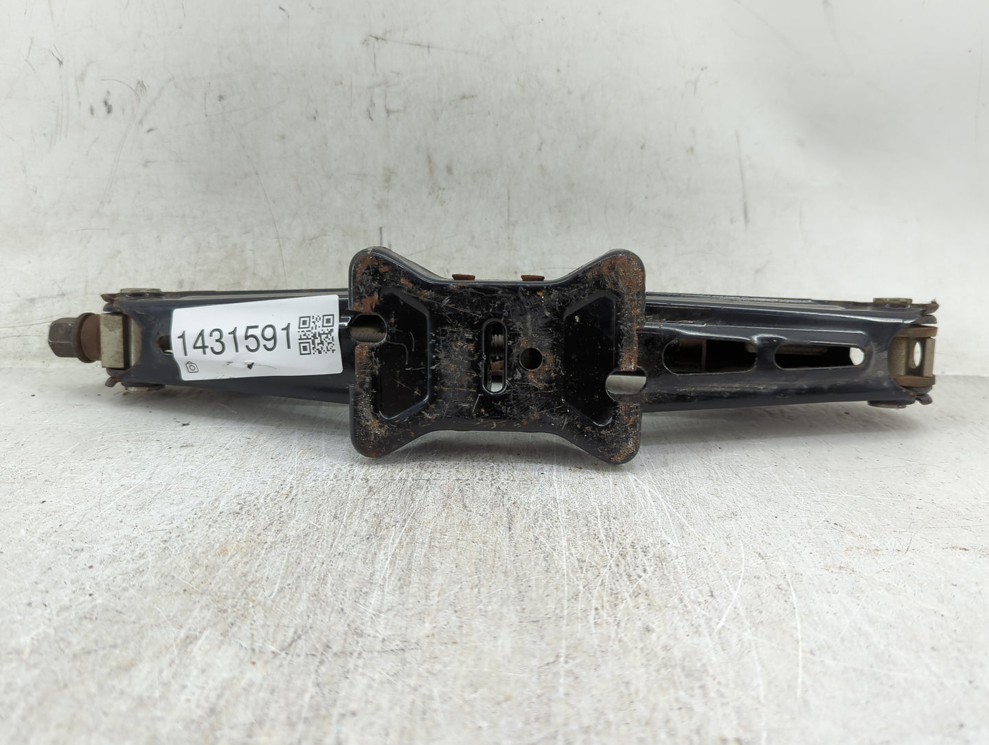 2014 Chevrolet Cruze Spare Scissor Car Jack - Oemusedautoparts1.com
