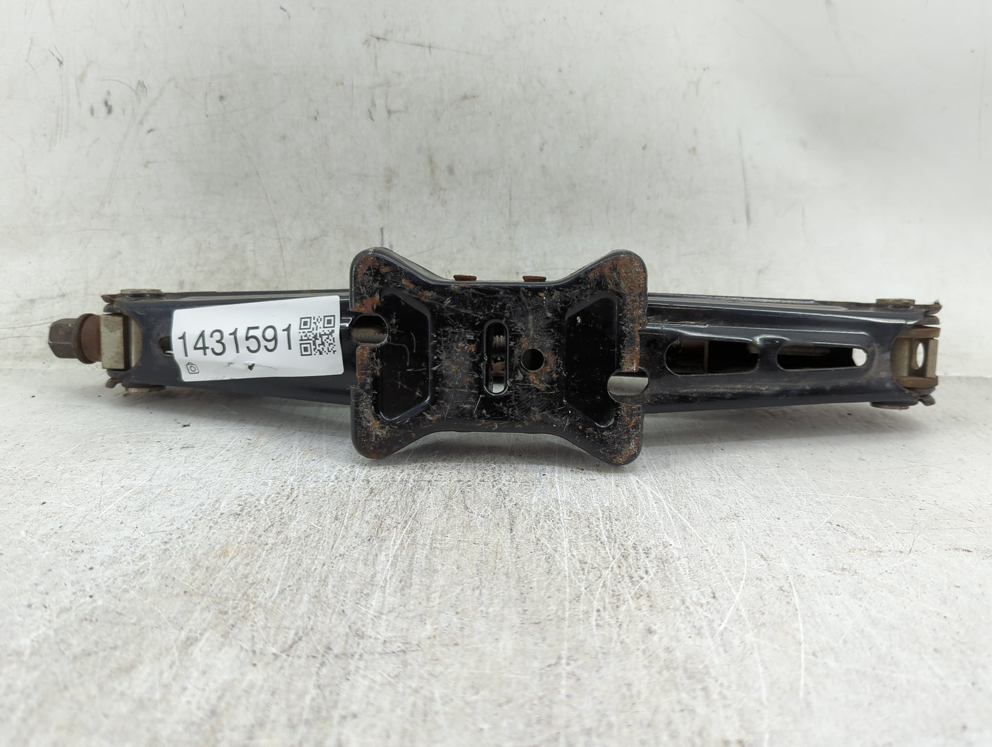 2014 Chevrolet Cruze Spare Scissor Car Jack - Oemusedautoparts1.com