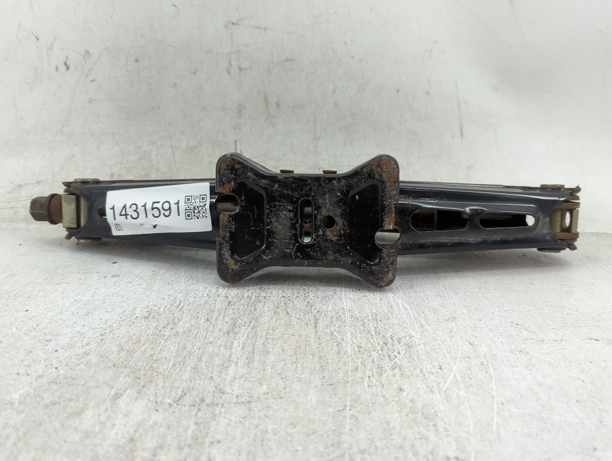 2014 Chevrolet Cruze Spare Scissor Car Jack 1431591 - Oemusedautoparts1.com