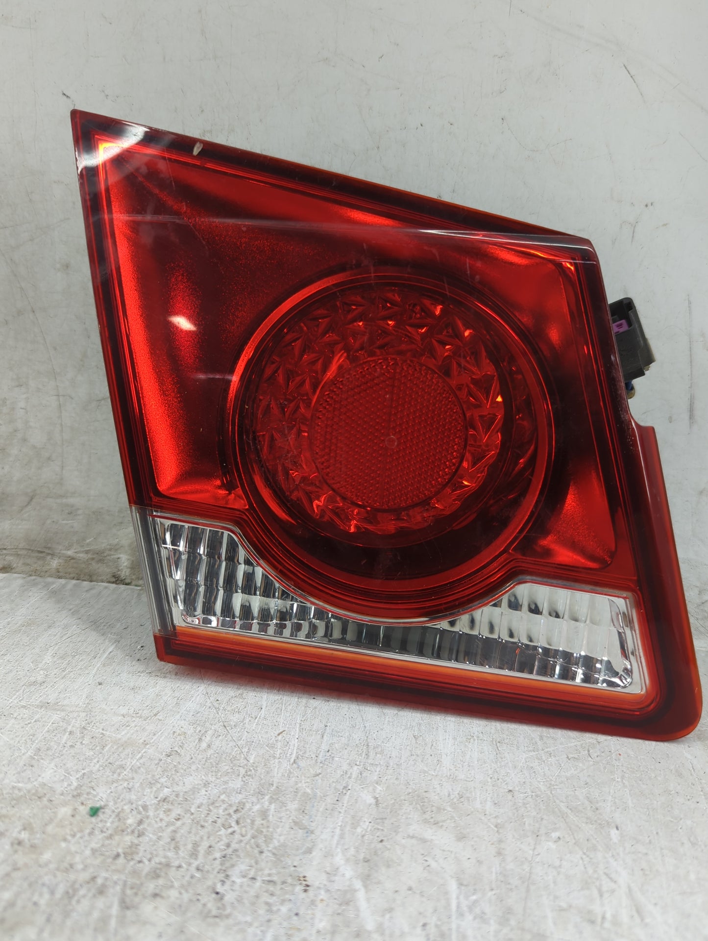 2011-2016 Chevrolet Cruze Tail Light Assembly Passenger Right OEM Fits Fits 2011 2012 2013 2014 2015 2016 OEM Used Auto Part