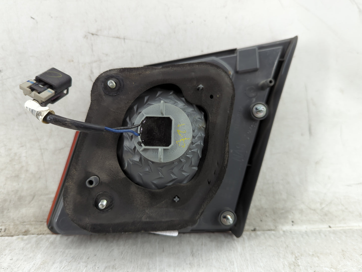 2011-2016 Chevrolet Cruze Tail Light Assembly Passenger Right OEM Fits Fits 2011 2012 2013 2014 2015 2016 OEM Used Auto Part