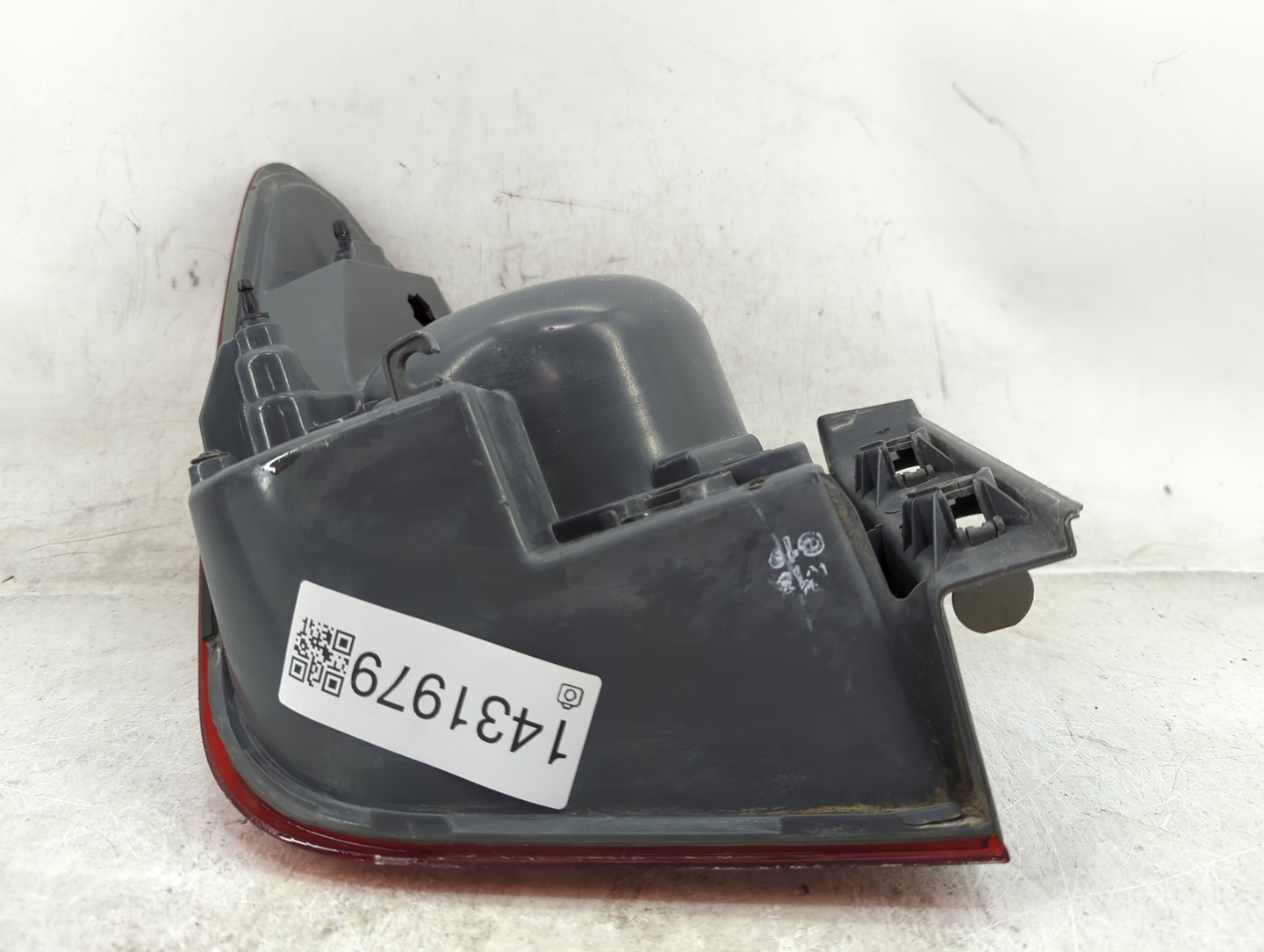 2011-2016 Chevrolet Cruze Tail Light Assembly Passenger Right OEM Fits Fits 2011 2012 2013 2014 2015 2016 OEM Used Auto Part