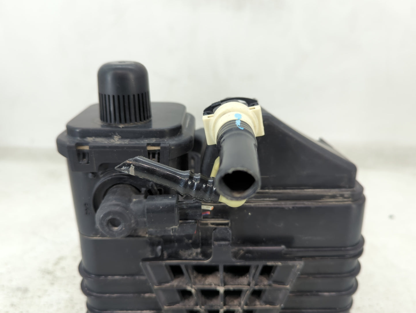 2014 Chevrolet Cruze Fuel Vapor Charcoal Canister 1432213 - Oemusedautoparts1.com