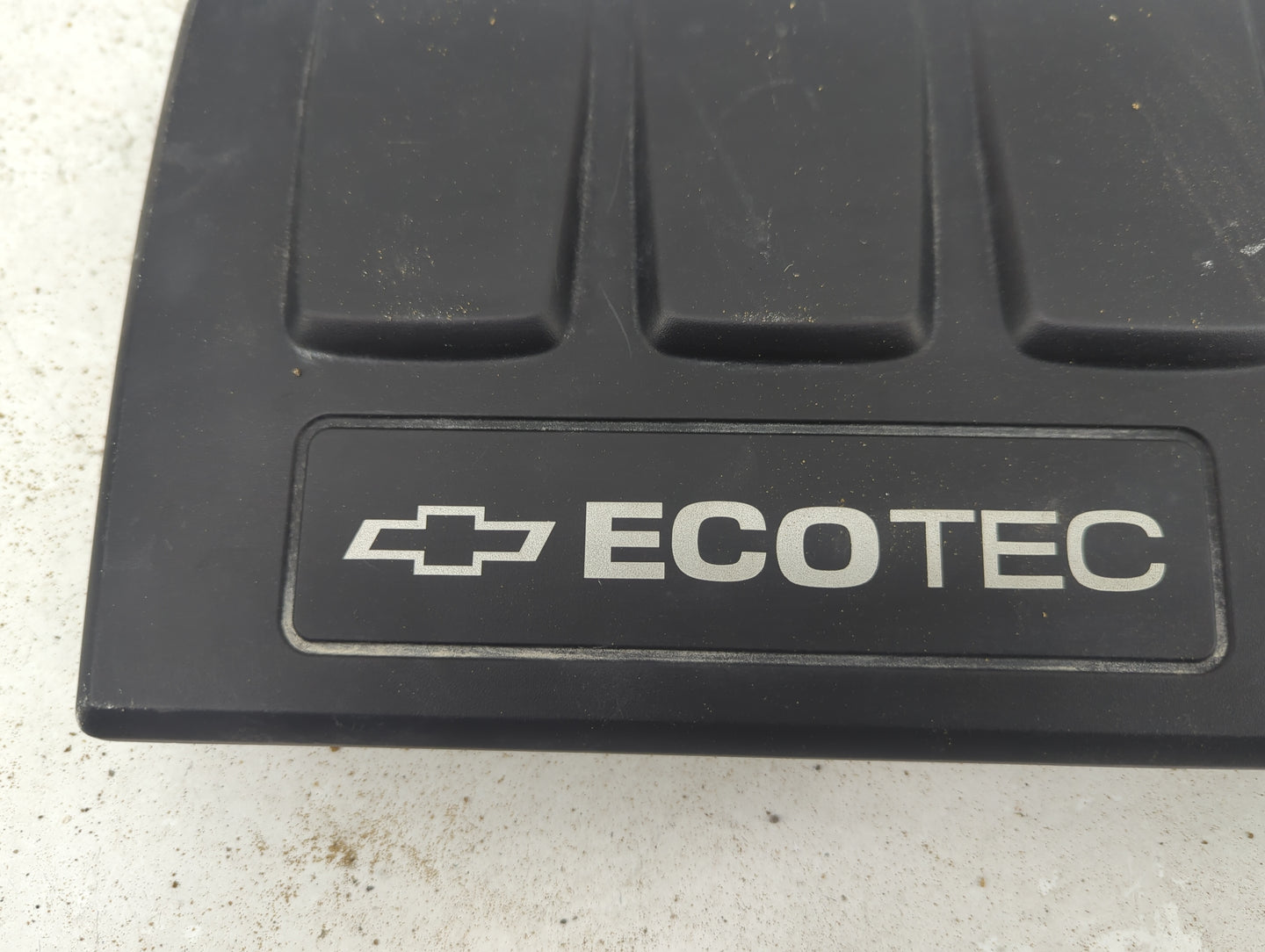 2014 Chevrolet Cruze Engine Cover - Oemusedautoparts1.com