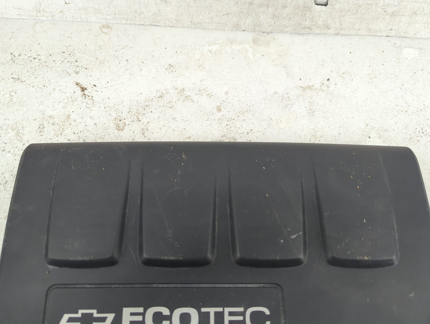 2014 Chevrolet Cruze Engine Cover - Oemusedautoparts1.com