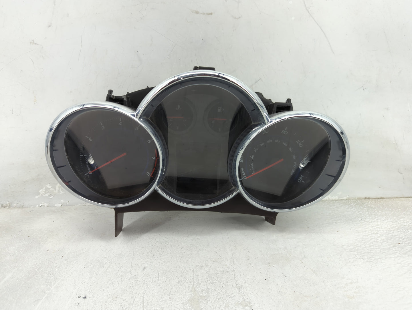 2013-2014 Chevrolet Cruze Instrument Cluster Speedometer Gauges P/N:95129376 Fits Fits 2013 2014 OEM Used Auto Parts - Oemus