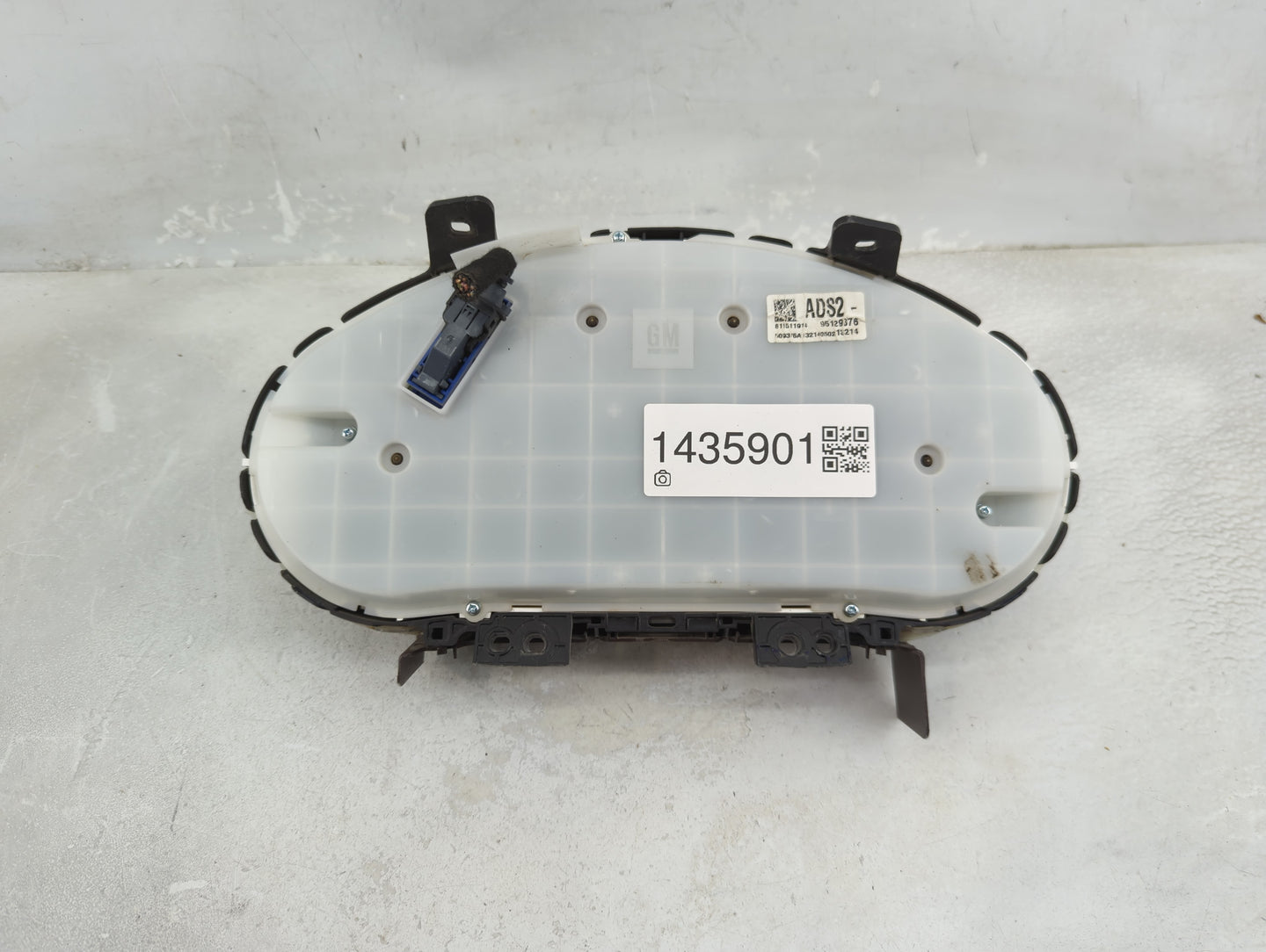 2013-2014 Chevrolet Cruze Instrument Cluster Speedometer Gauges P/N:95129376 Fits Fits 2013 2014 OEM Used Auto Parts - Oemus