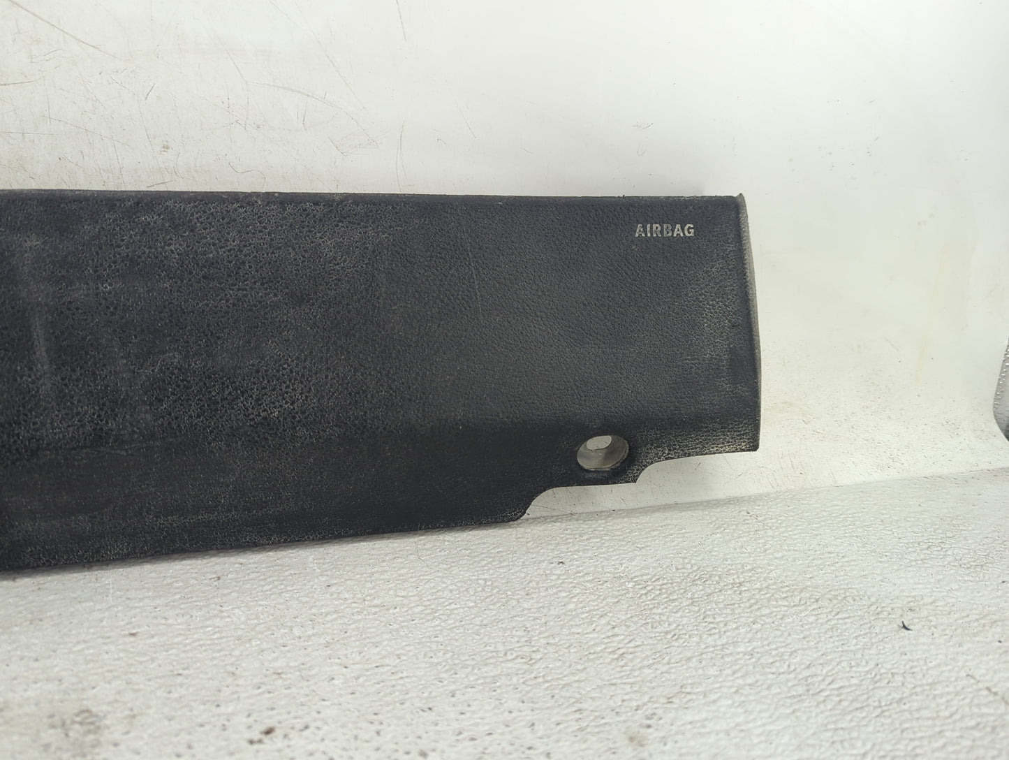 2013-2016 Chevrolet Cruze Air Bag Passenger Right Knee OEM P/N:0589-P1-000363 Fits Fits 2013 2014 2015 2016 OEM Used Auto Pa