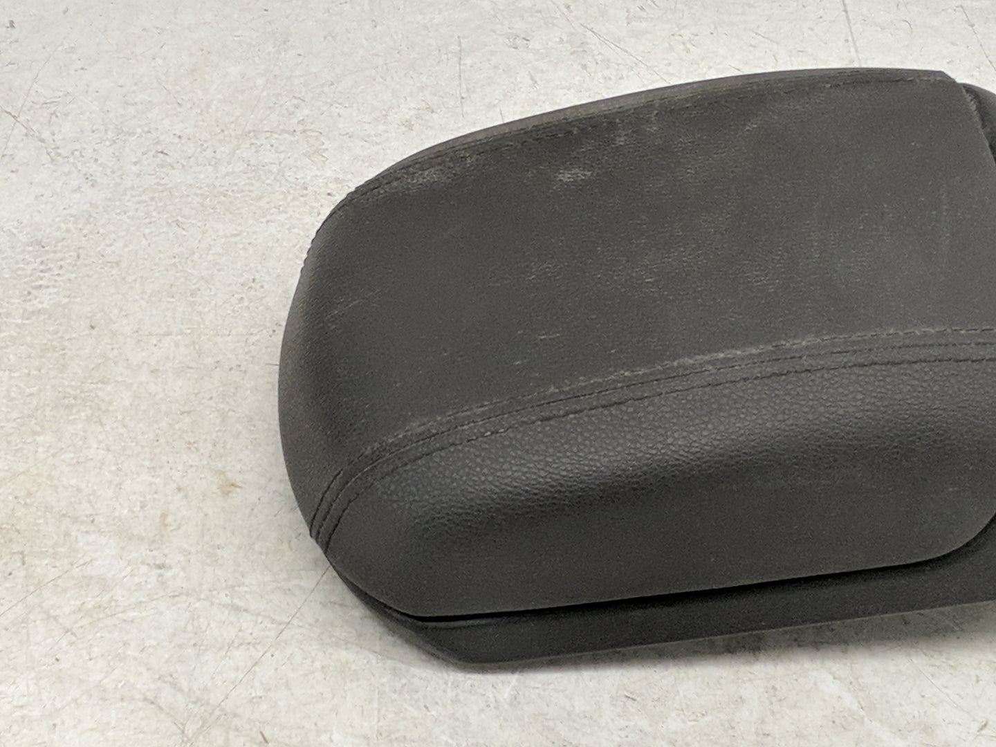 2014 Chevrolet Cruze Center Console Armrest Cover Lid Fits OEM Used Auto Parts - Oemusedautoparts1.com
