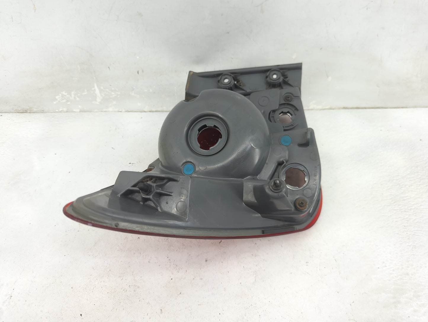 2011 Chevrolet Cruze Passenger Right Side Deck Lid Mounted Tail Light 1441357 - Oemusedautoparts1.com