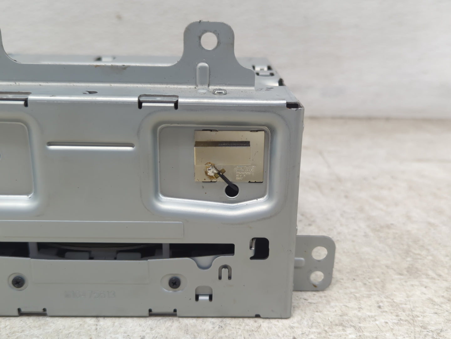 2014 Chevrolet Cruze Radio AM FM Cd Player Receiver Replacement P/N:23206821 GA-130-COLR-NS, ACJ-GA-130-COLR Fits OEM Used A