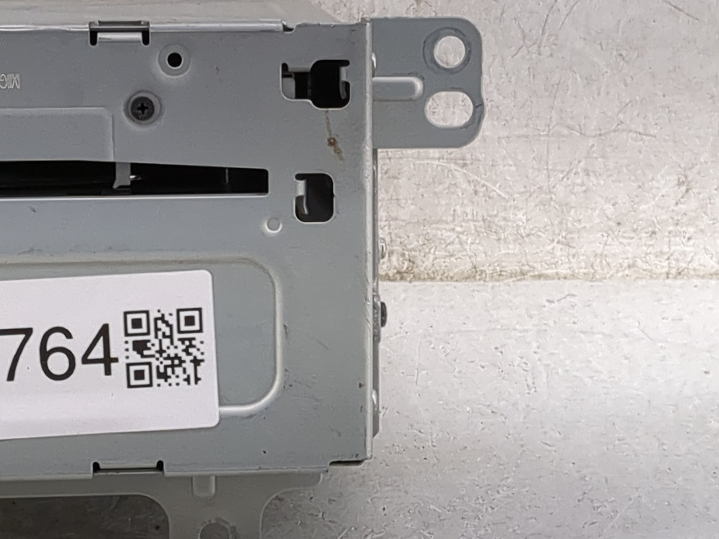 2013-2016 Chevrolet Cruze Radio AM FM Cd Player Receiver Replacement P/N:22976137 Fits Fits 2013 2014 2015 2016 OEM Used Aut