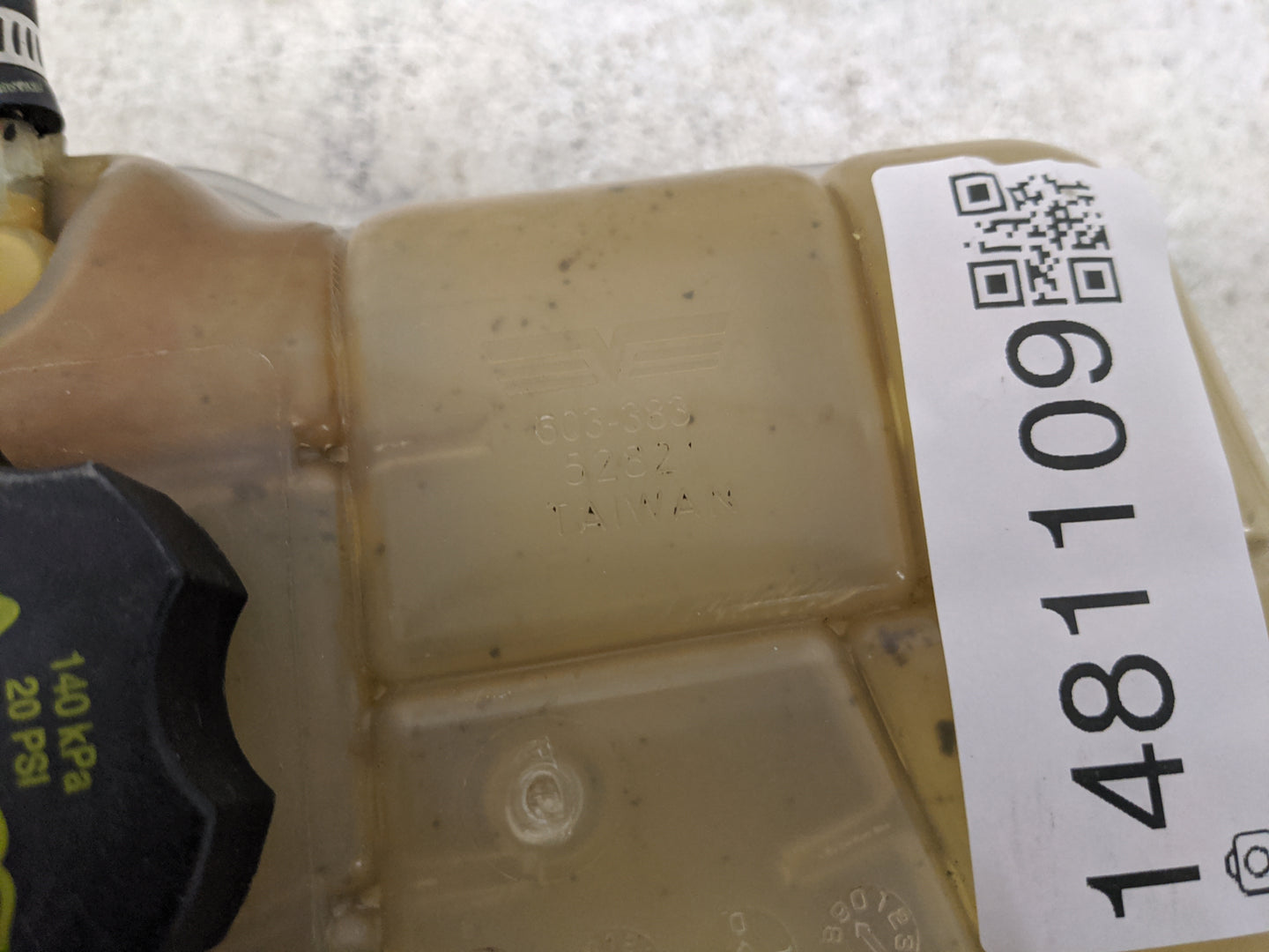 2011 Chevrolet Cruze Radiator Coolant Overflow Expansion Tank Bottle 1481109 - Oemusedautoparts1.com