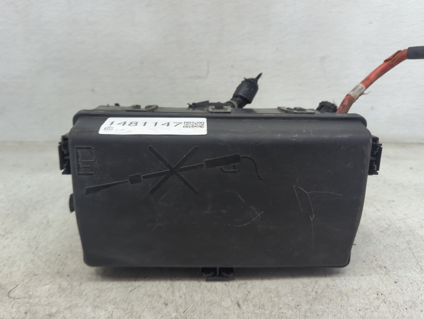 2011-2014 Chevrolet Cruze Fusebox Fuse Box Panel Relay Module P/N: 95942232 Fits Fits 2011 2012 2013 2014 OEM Used Auto Part