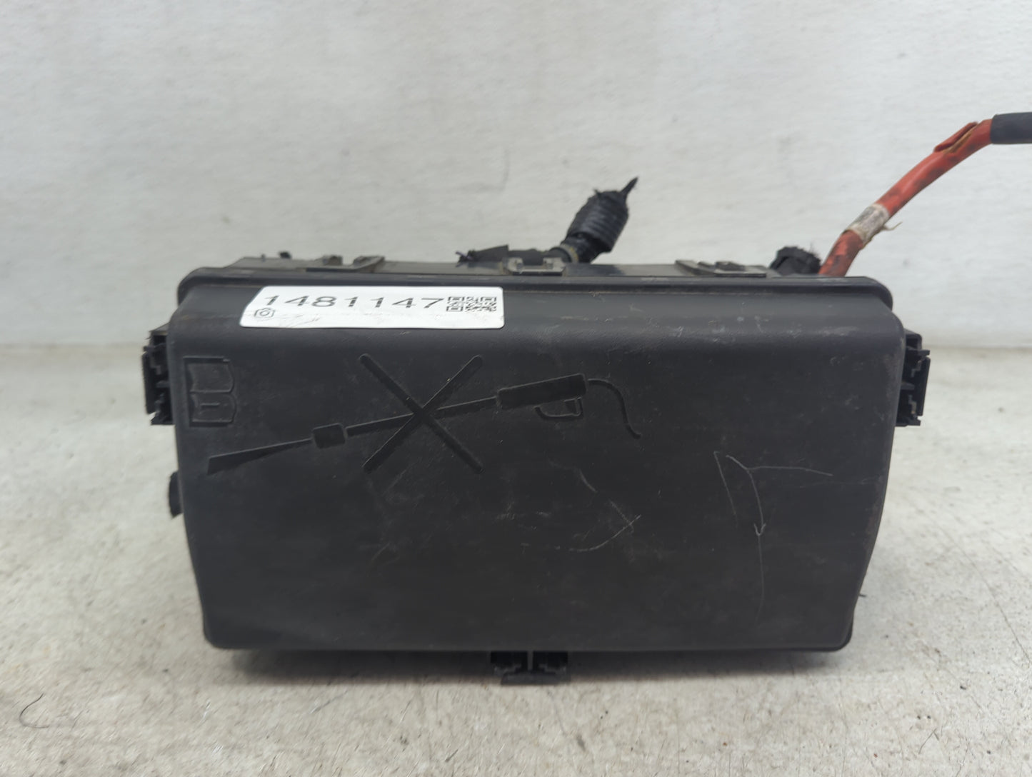 2011-2014 Chevrolet Cruze Fusebox Fuse Box Panel Relay Module P/N: 95942232 Fits Fits 2011 2012 2013 2014 OEM Used Auto Part