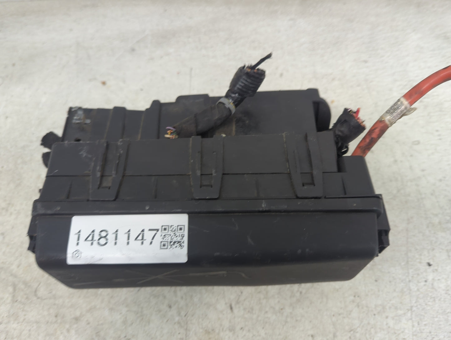 2011-2014 Chevrolet Cruze Fusebox Fuse Box Panel Relay Module P/N: 95942232 Fits Fits 2011 2012 2013 2014 OEM Used Auto Part