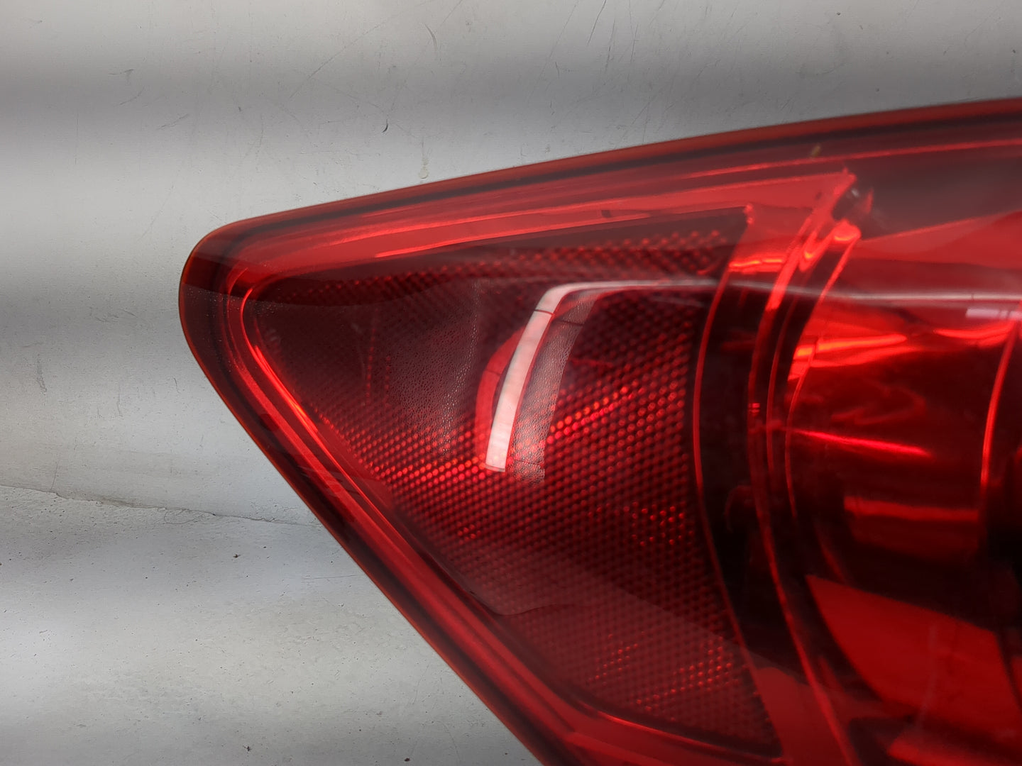 2011-2016 Chevrolet Cruze Tail Light Assembly Driver Left OEM P/N:3057K Fits Fits 2011 2012 2013 2014 2015 2016 OEM Used Aut