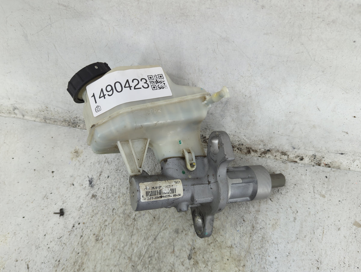 2011-2016 Chevrolet Cruze Brake Master Cylinder 1490423 - Oemusedautoparts1.com