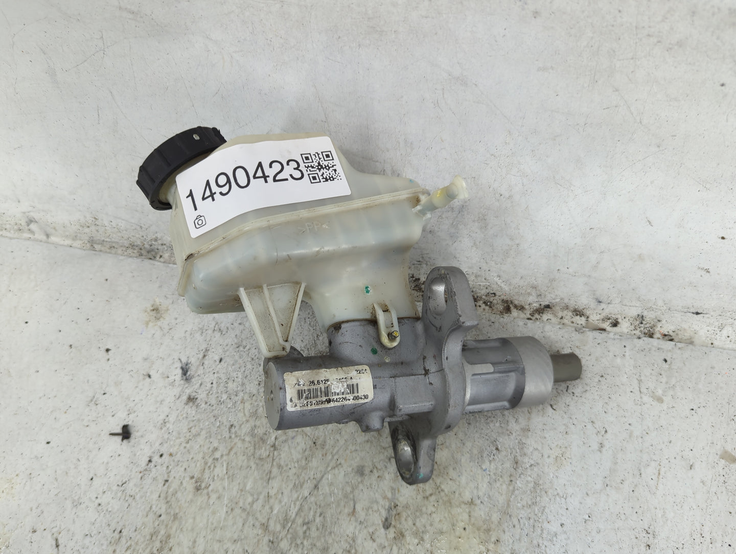 2011-2016 Chevrolet Cruze Brake Master Cylinder 1490423 - Oemusedautoparts1.com