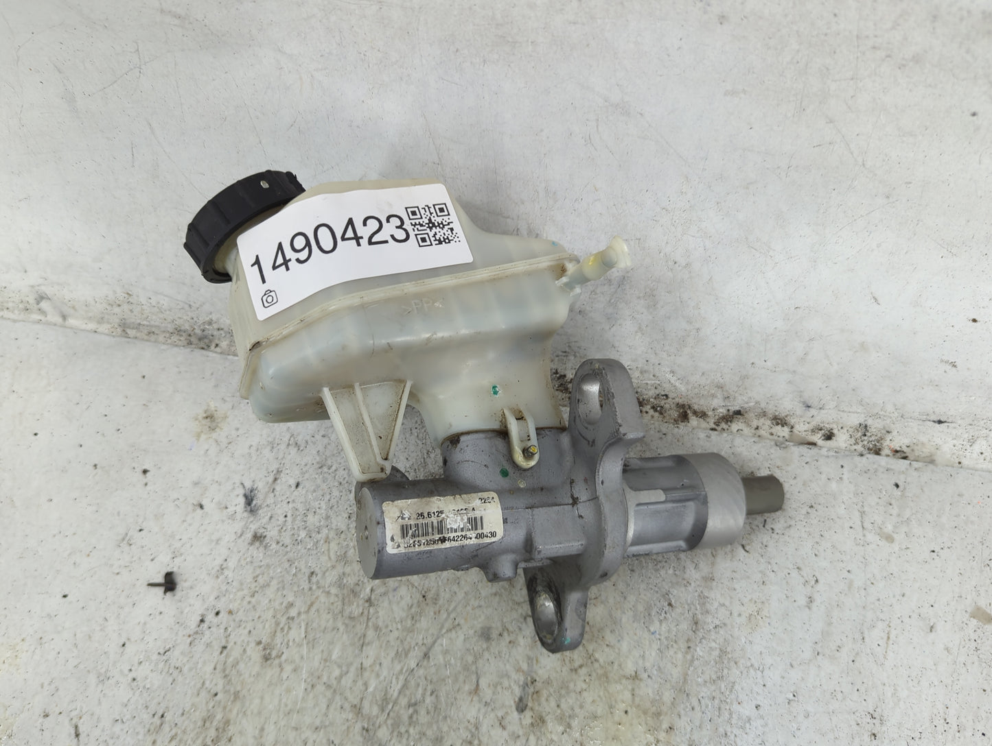 2011-2016 Chevrolet Cruze Brake Master Cylinder 1490423 - Oemusedautoparts1.com