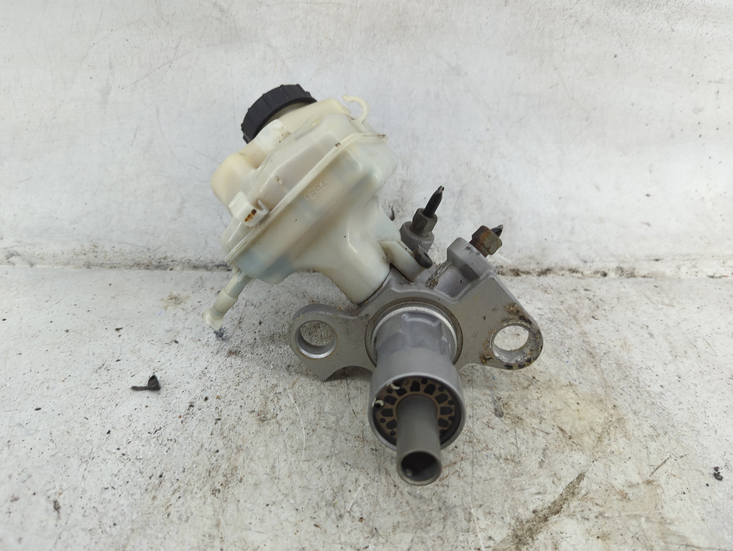 2011-2016 Chevrolet Cruze Brake Master Cylinder 1490423 - Oemusedautoparts1.com