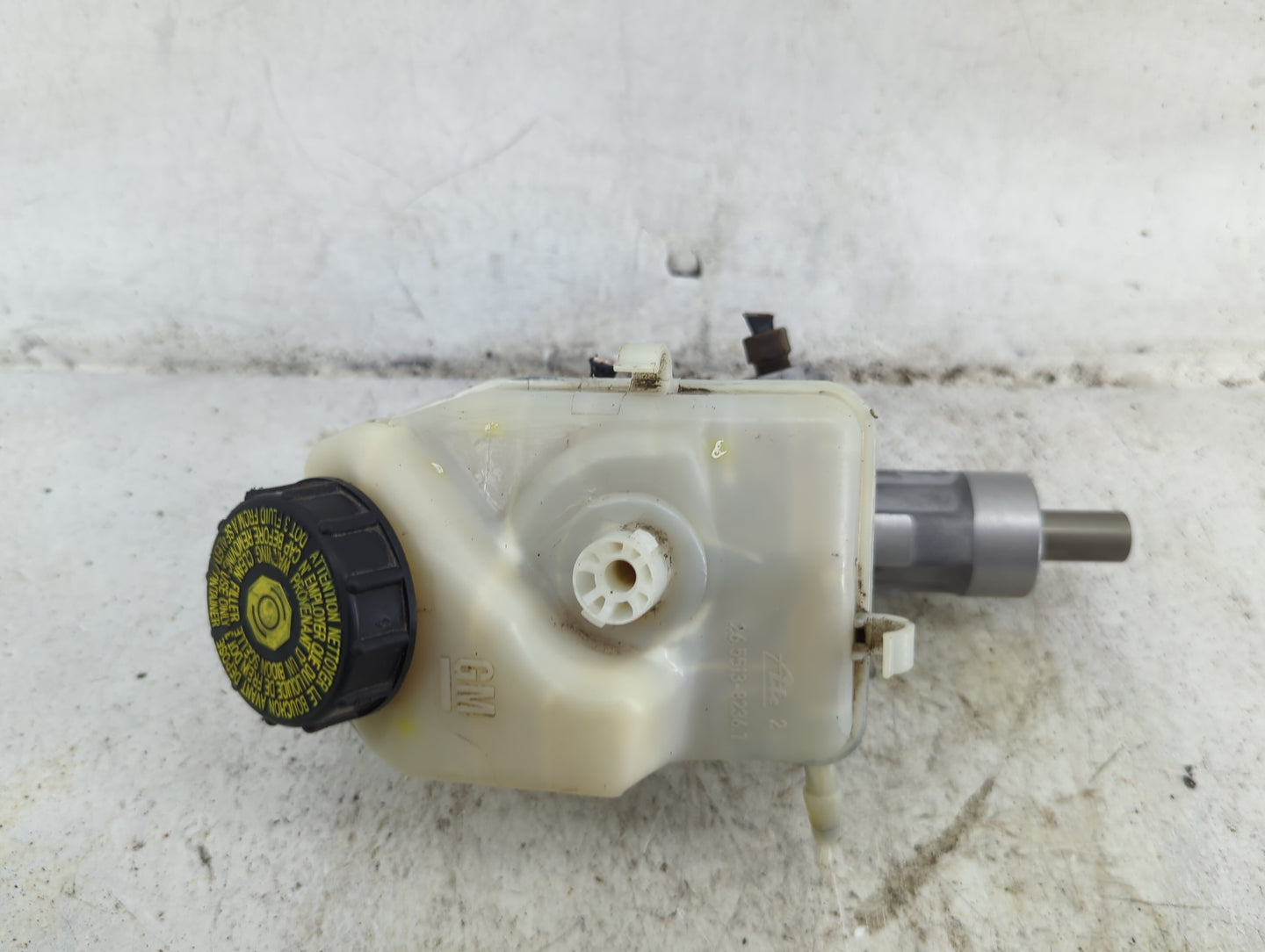 2011-2016 Chevrolet Cruze Brake Master Cylinder 1490423 - Oemusedautoparts1.com