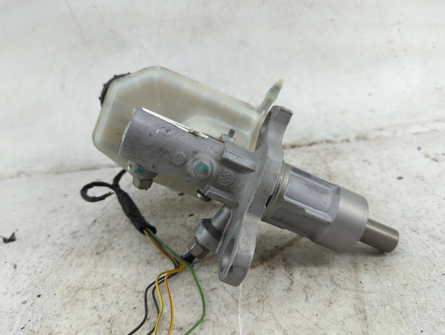 2011-2016 Chevrolet Cruze Brake Master Cylinder 1490503 - Oemusedautoparts1.com