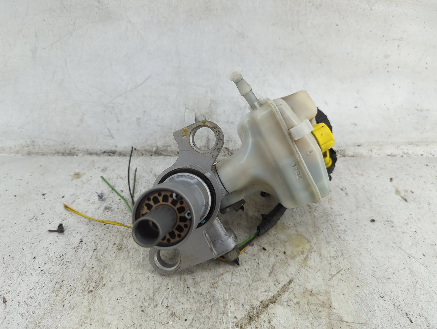 2011-2016 Chevrolet Cruze Brake Master Cylinder 1490503 - Oemusedautoparts1.com
