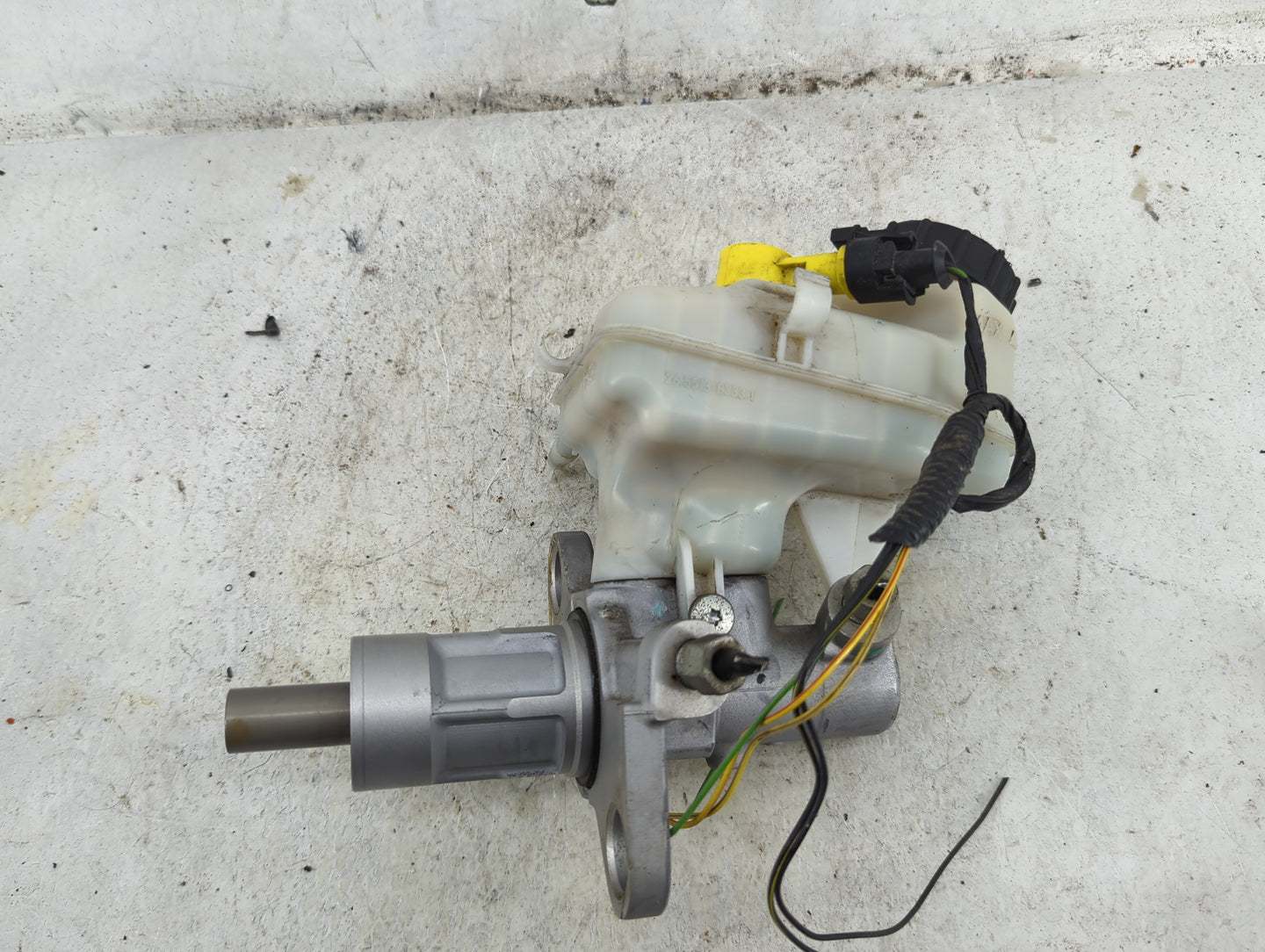 2011-2016 Chevrolet Cruze Brake Master Cylinder 1490503 - Oemusedautoparts1.com